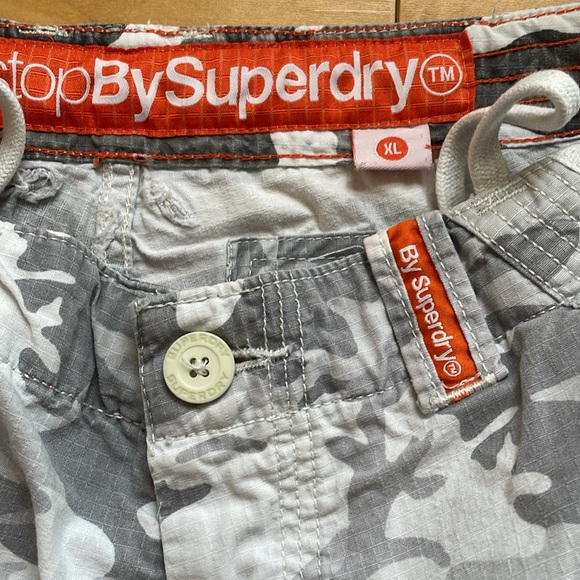 Superdry Core Ripstop shorts - Picture 2 of 6